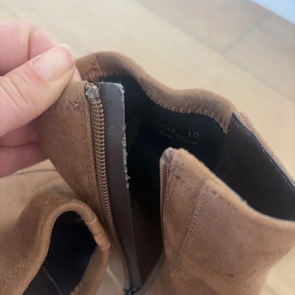 Donald Pliner Women's Giddie Heeled Ankle Booties Size 10 Brown Suede - Picture 8 of 10